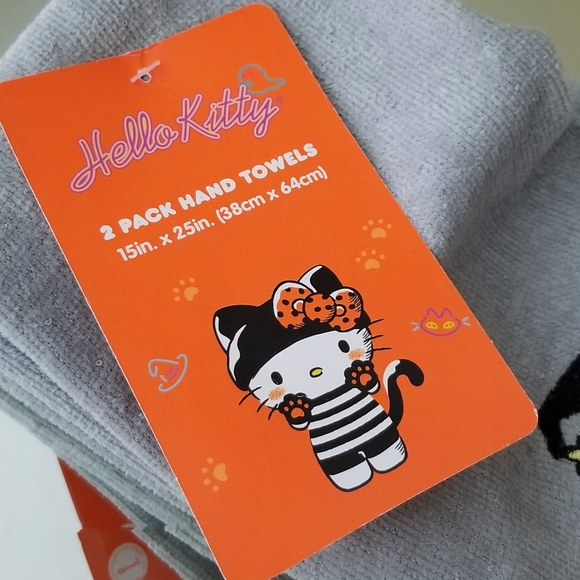 ❗Hello Kitty Pumpkin Orange Limited Edition Halloween Hand Towel Set❗ - Picture 3 of 3